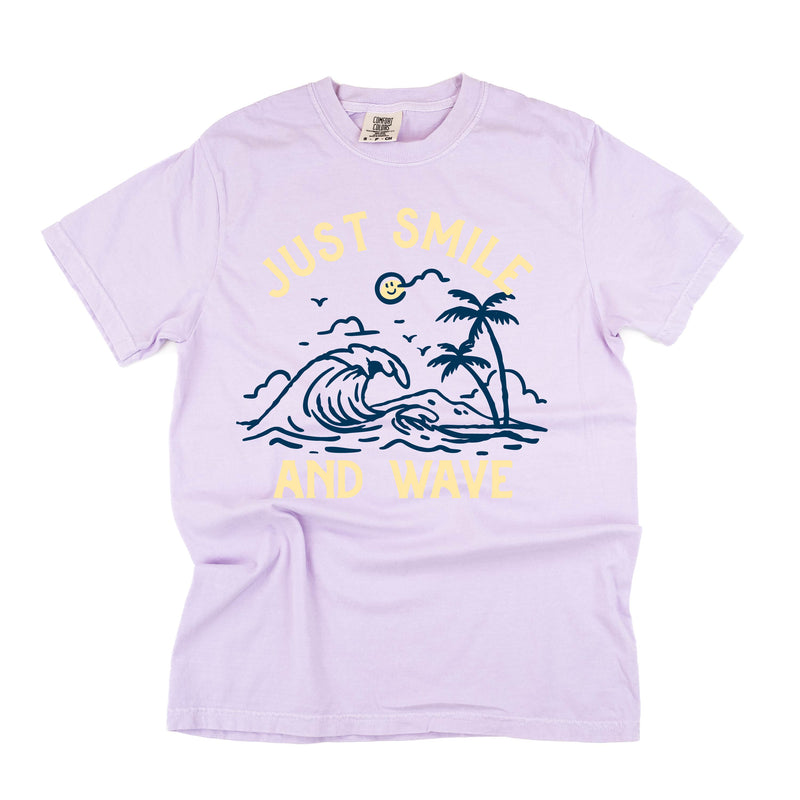 Smile And Wave - Comfort Colors Tee