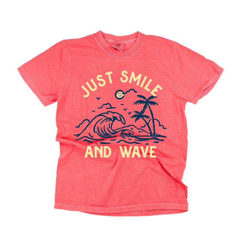 Smile And Wave - Comfort Colors Tee