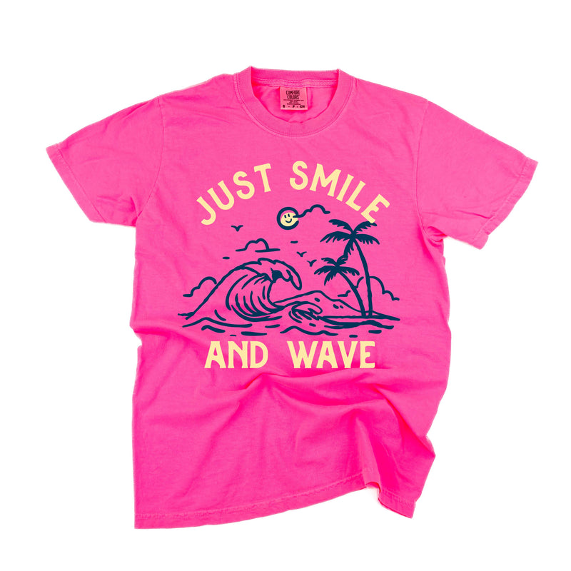 Smile And Wave - Comfort Colors Tee