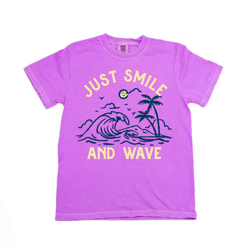 Smile And Wave - Comfort Colors Tee