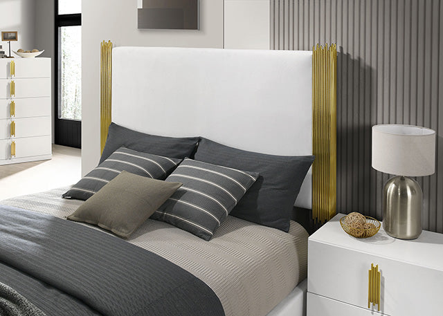 Basildon - 4 Pc Queen Bedroom Set