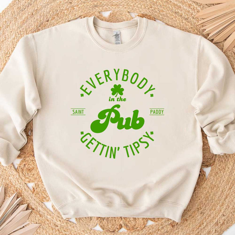 Funny Shirt – Everybody in the Pub Gettin' Tipsy Tee