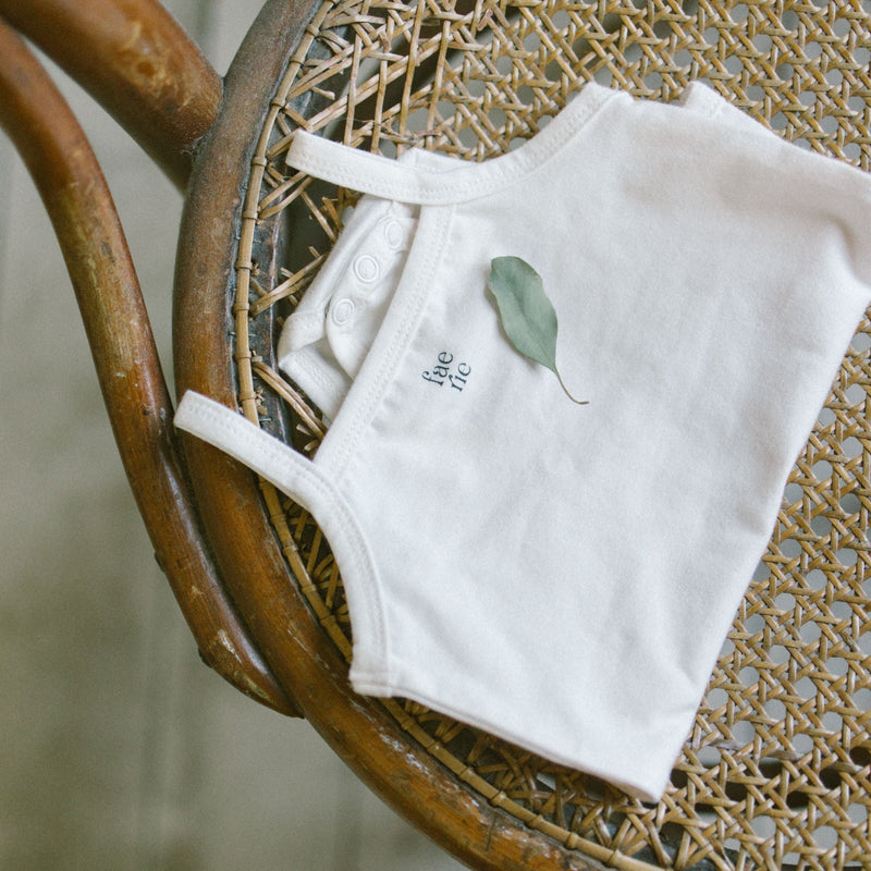 White Sleeveless Pk
