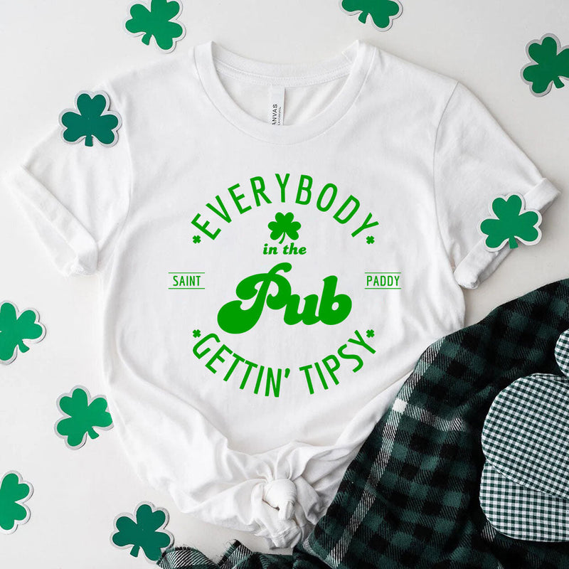 Funny Shirt – Everybody in the Pub Gettin' Tipsy Tee